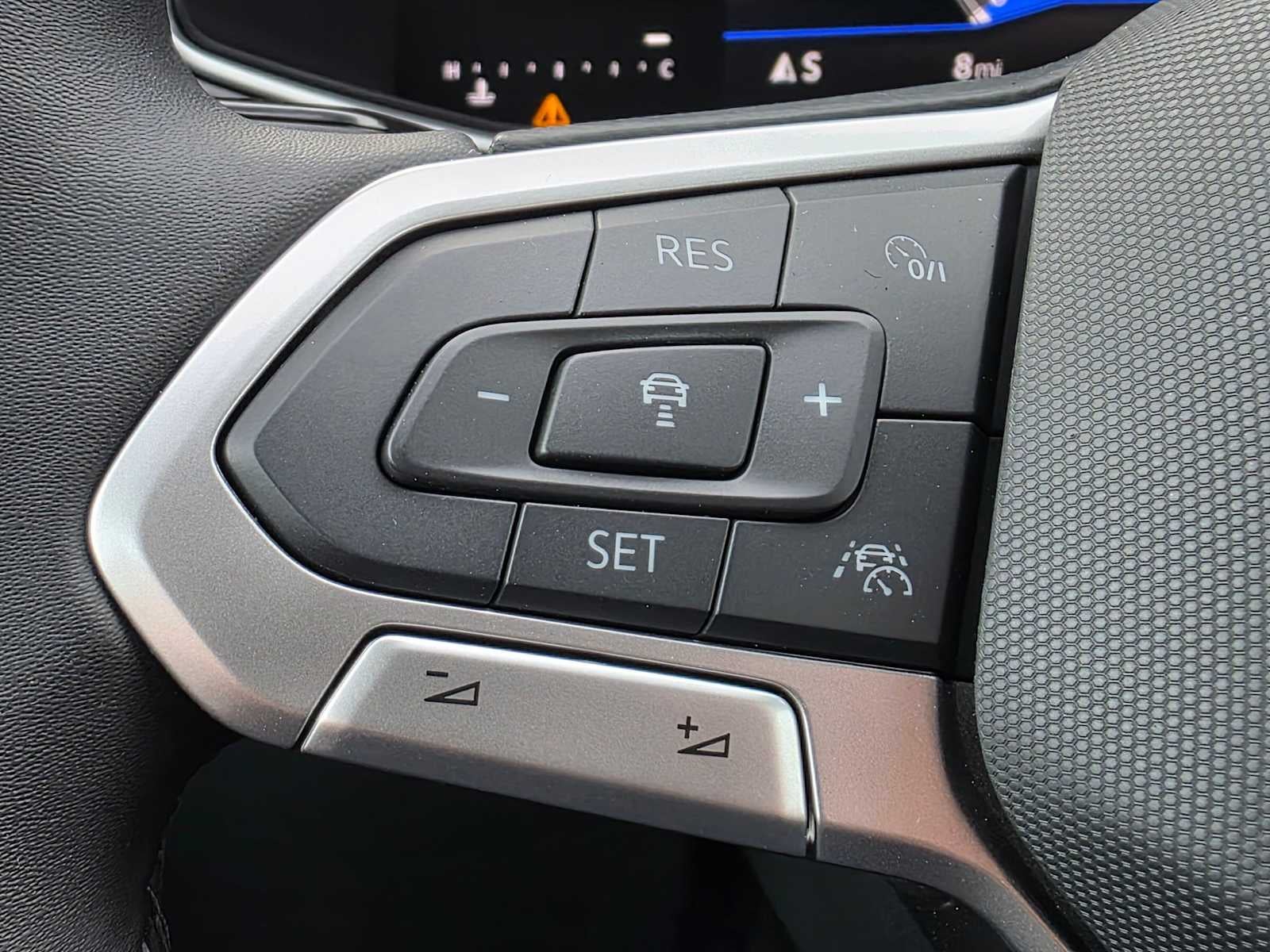 2027 Volkswagen Taos SE BLACK
