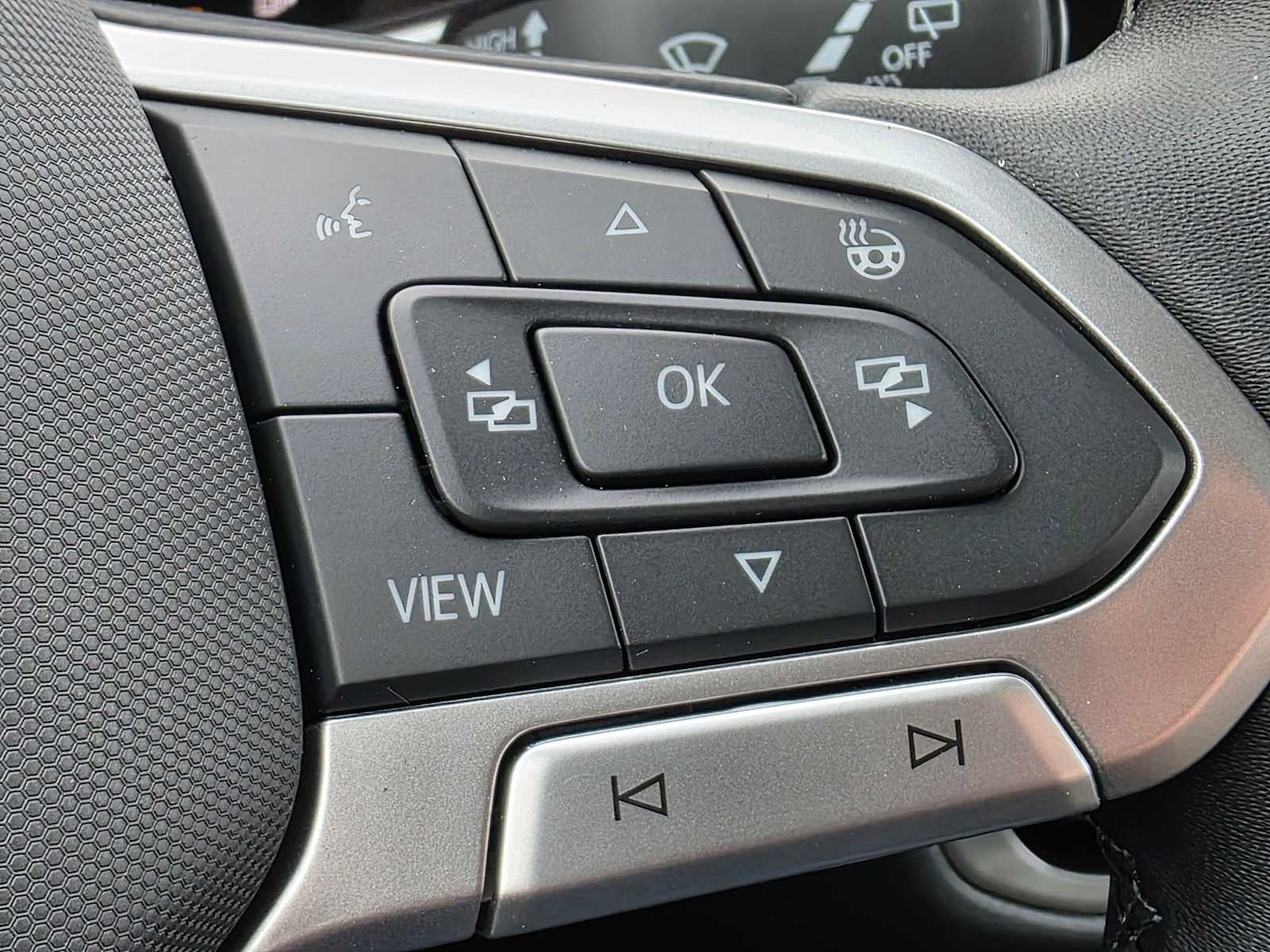 2027 Volkswagen Taos SE BLACK