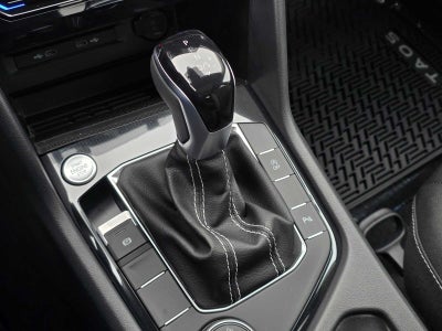 2027 Volkswagen Taos SE BLACK