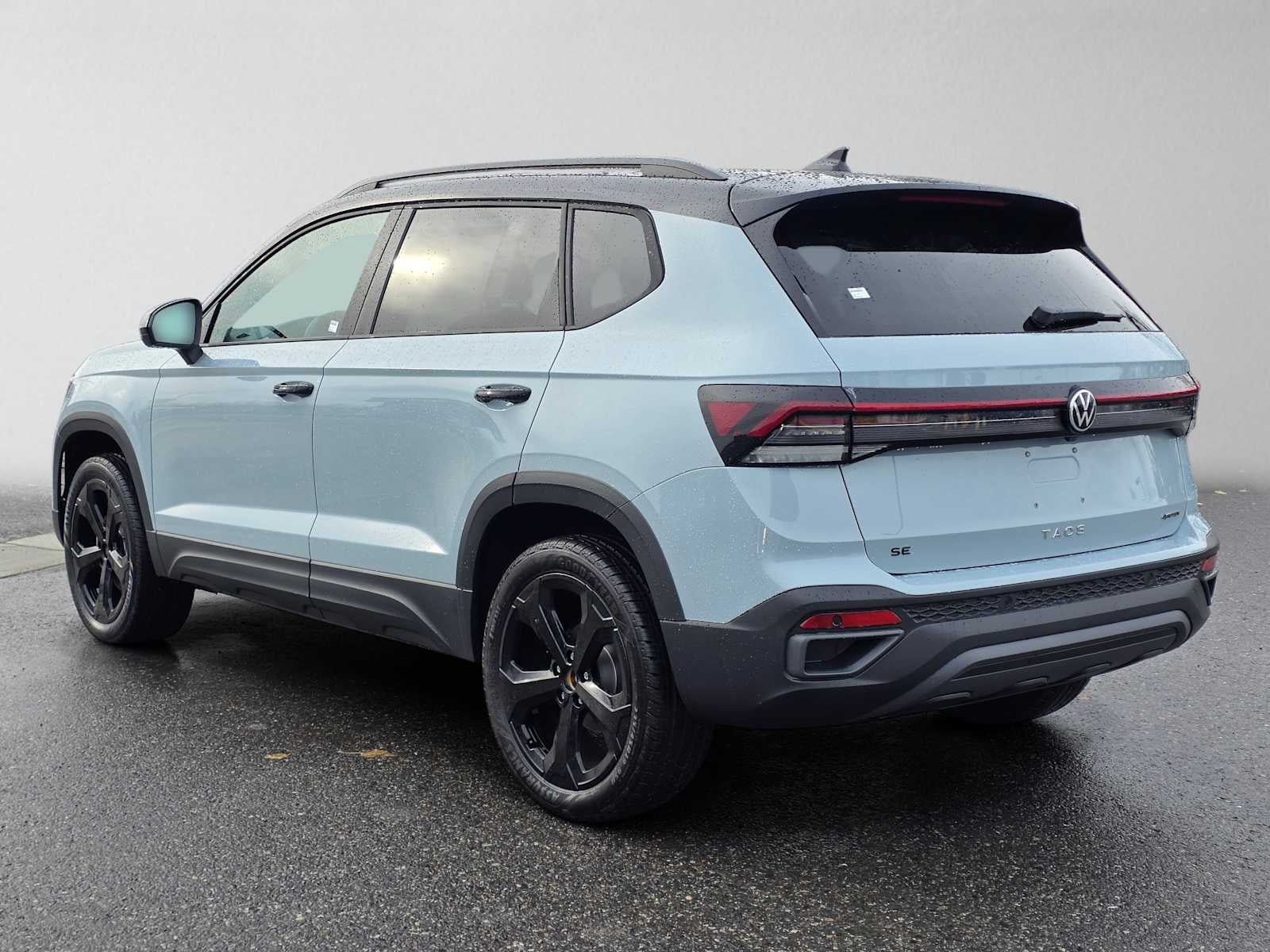 2027 Volkswagen Taos SE BLACK