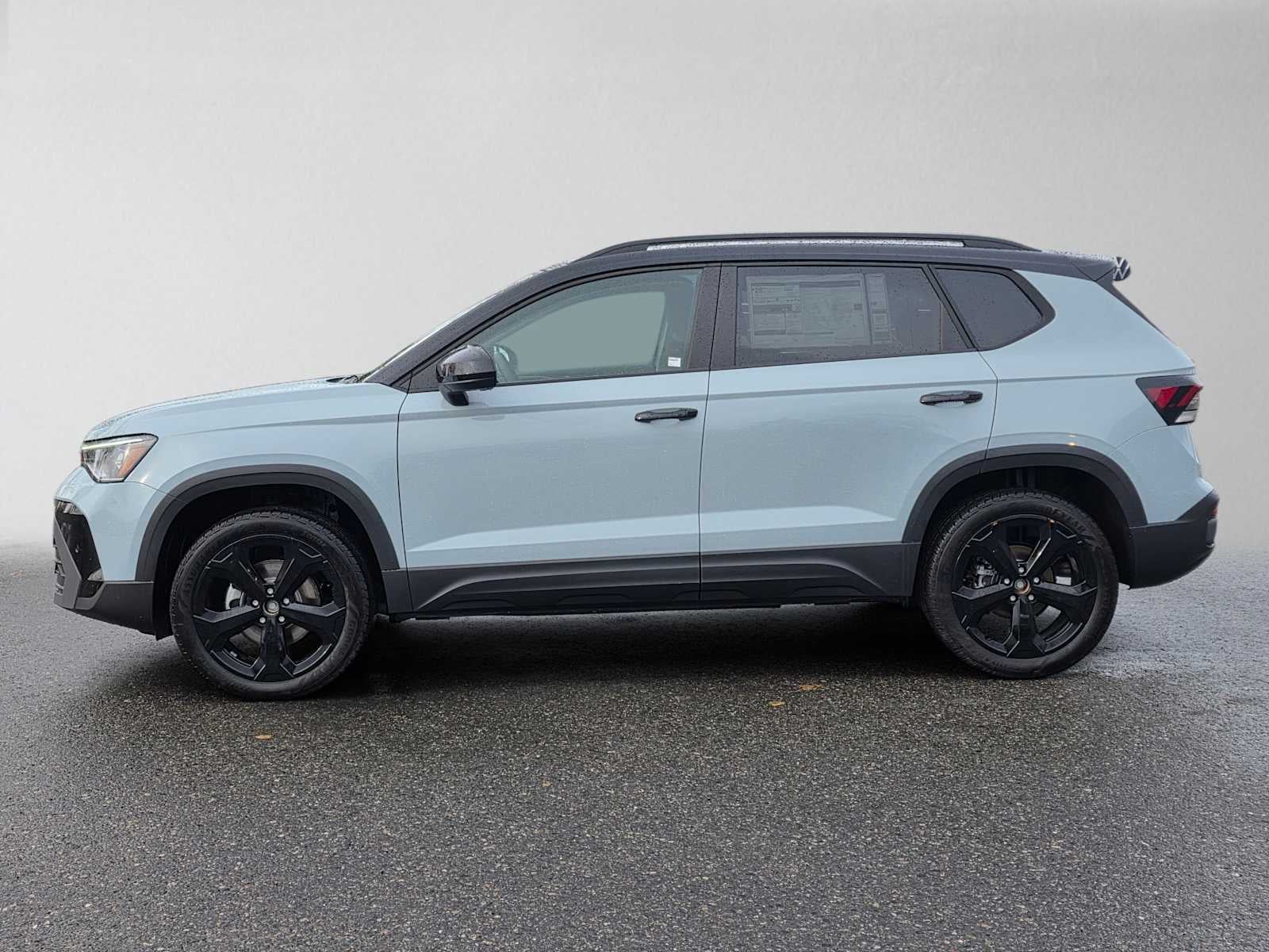 2027 Volkswagen Taos SE BLACK