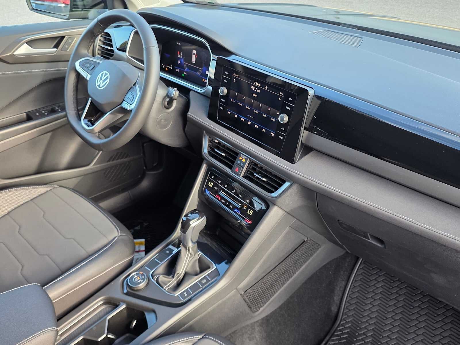 2027 Volkswagen Taos SE Black 4MOTION