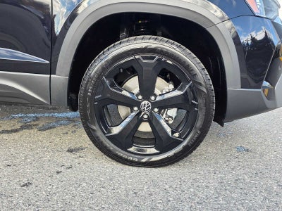 2027 Volkswagen Taos SE Black 4MOTION