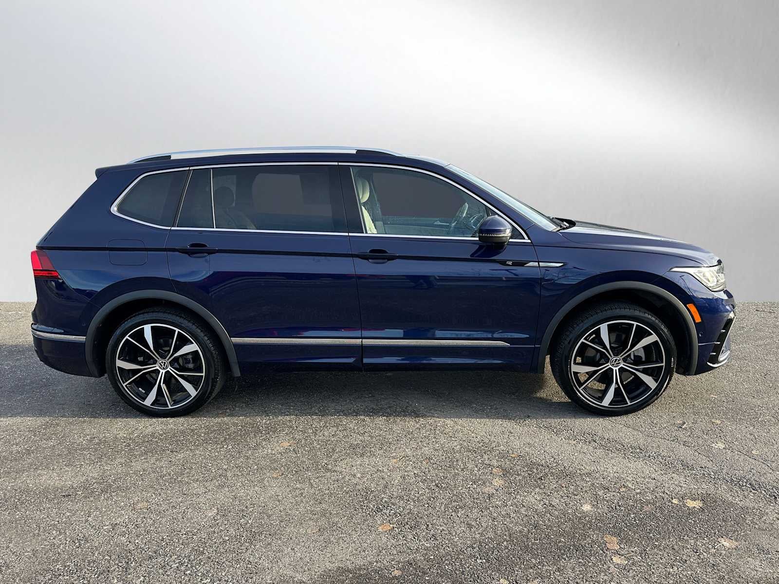 2022 Volkswagen Tiguan SEL R-Line