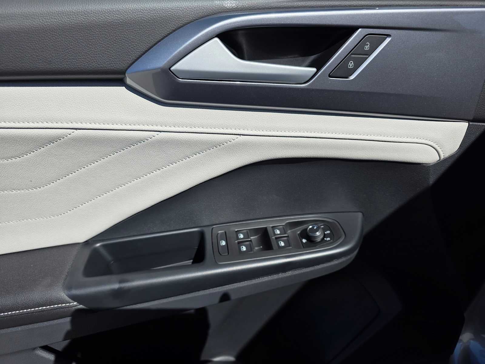 2026 Volkswagen Taos SEL 4MOTION