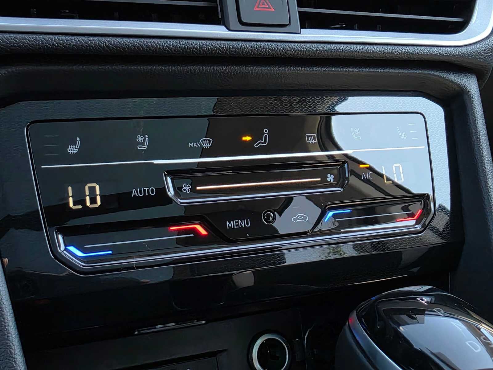 2026 Volkswagen Taos SEL 4MOTION