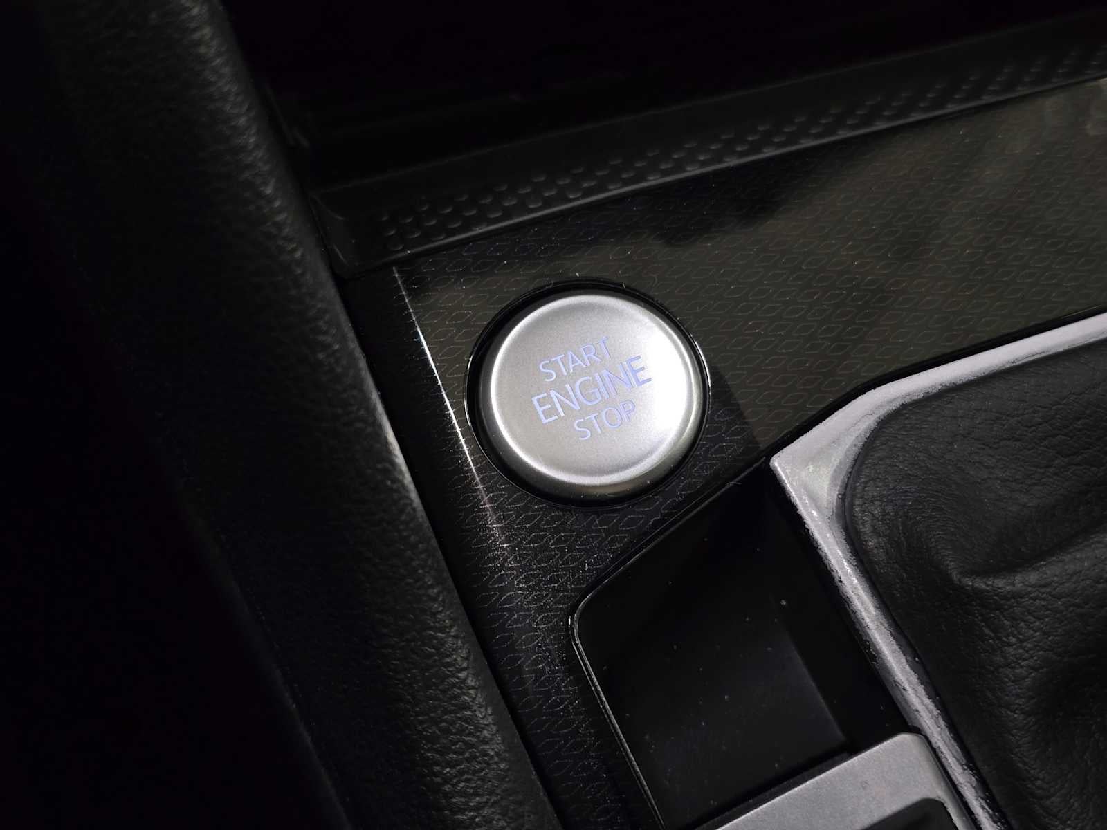 2026 Volkswagen Taos 1.5T SEL