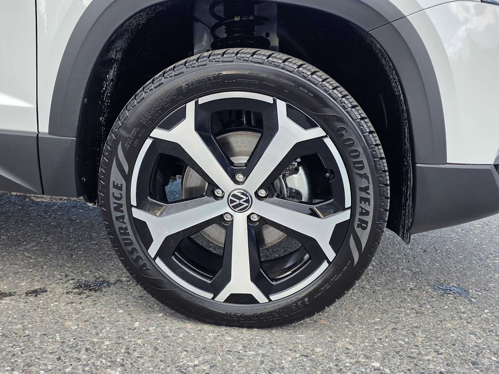 2027 Volkswagen Taos 1.5T SEL