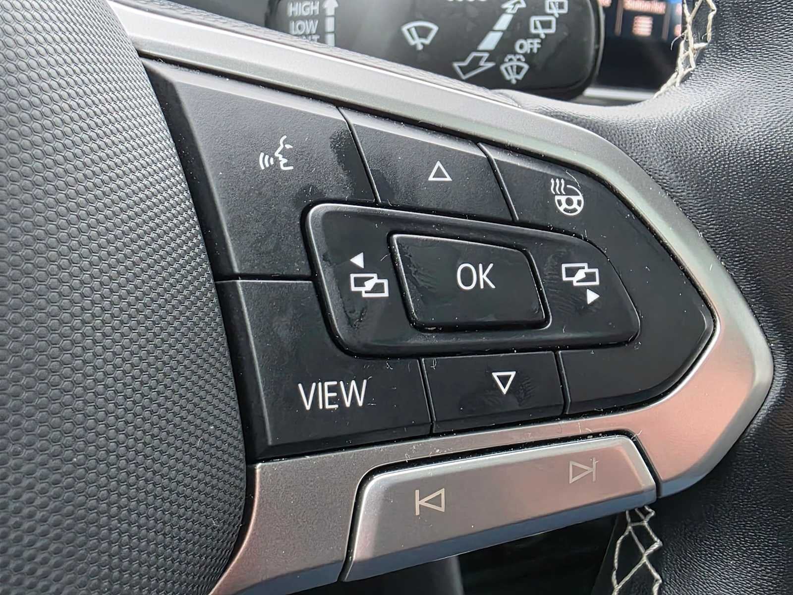 2024 Volkswagen Taos SEL
