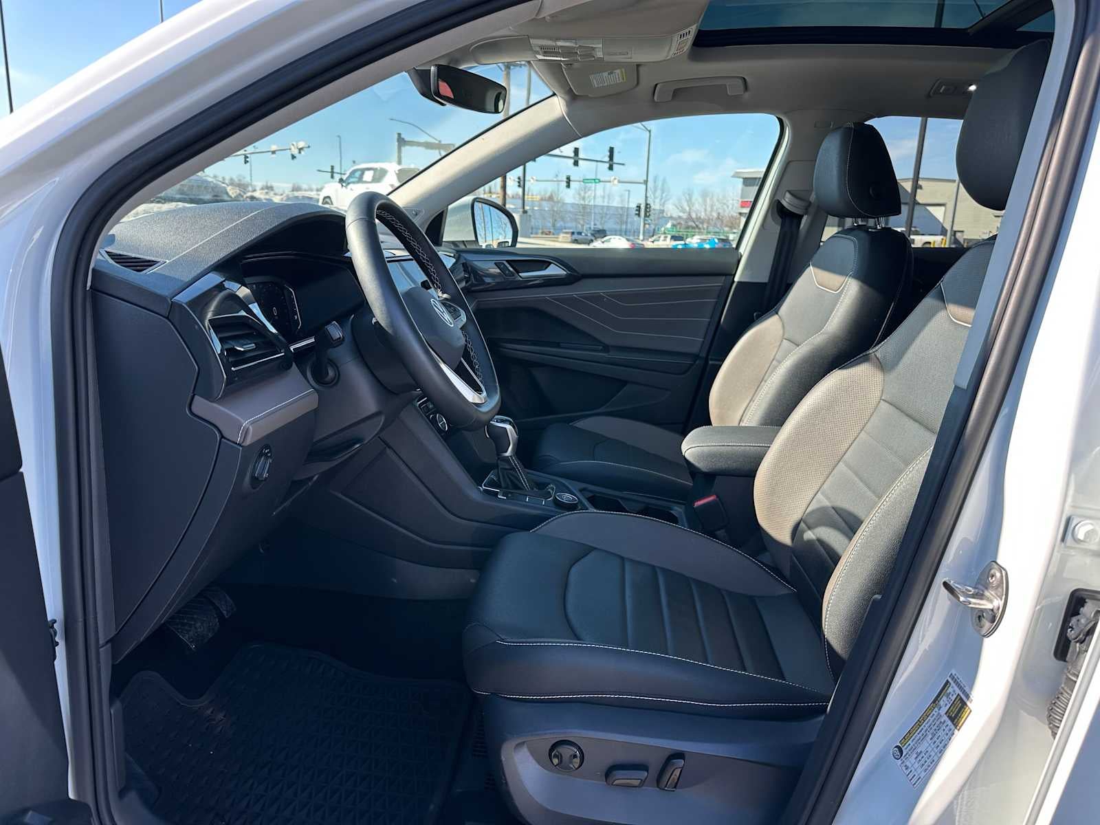 2024 Volkswagen Taos SEL