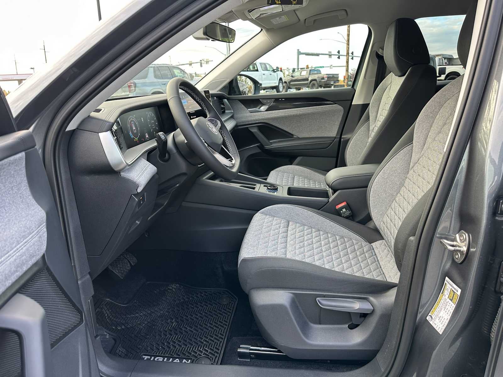 2025 Volkswagen Tiguan 2.0T S