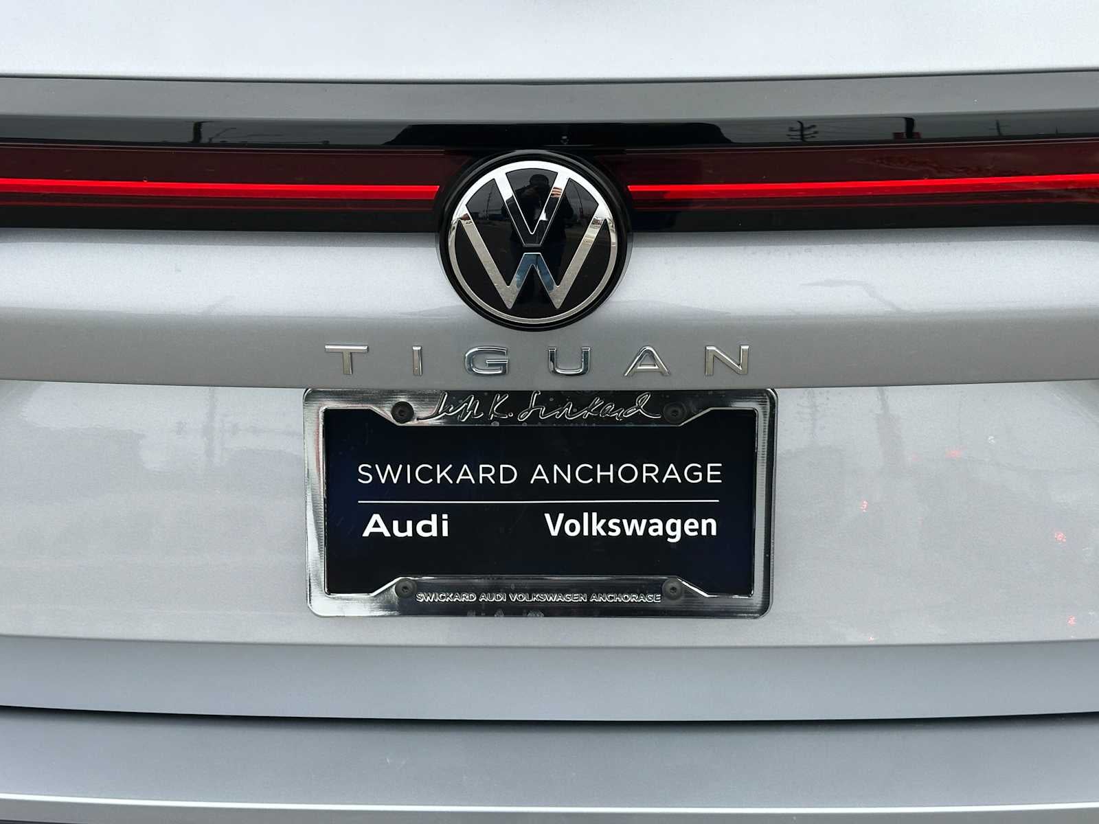 2025 Volkswagen Tiguan 2.0T SE