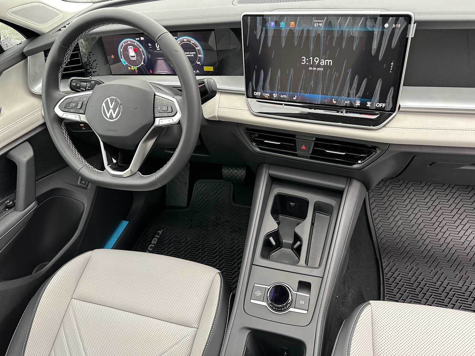 2025 Volkswagen Tiguan 2.0T SE