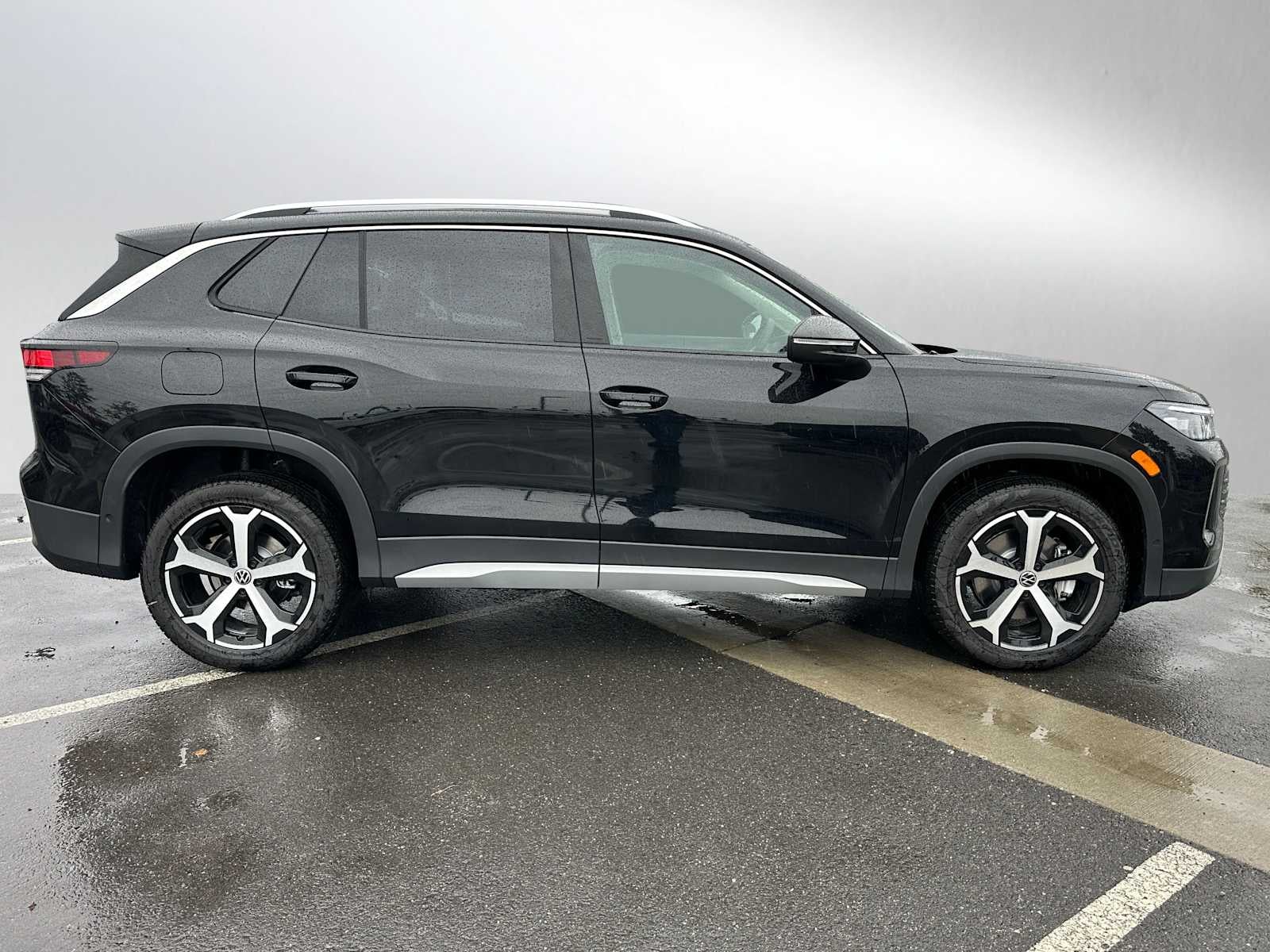 2025 Volkswagen Tiguan 2.0T SE