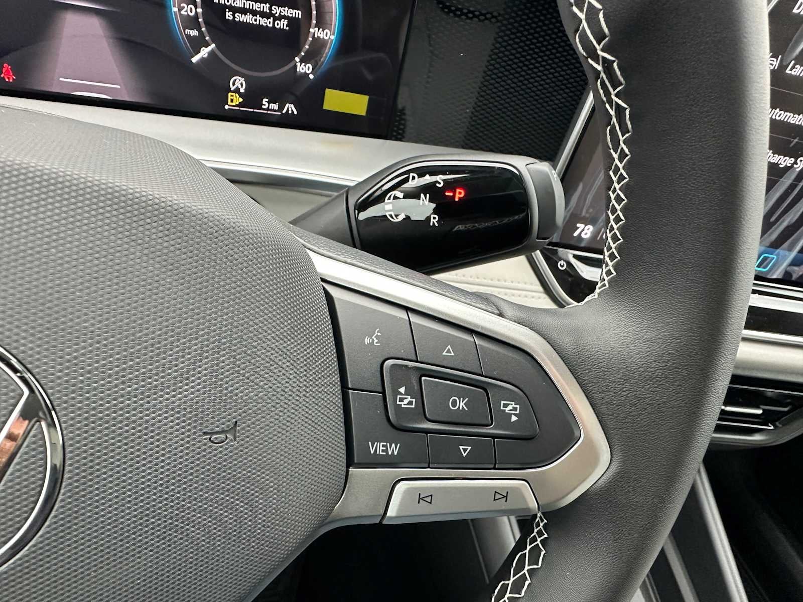 2025 Volkswagen Tiguan 2.0T SE