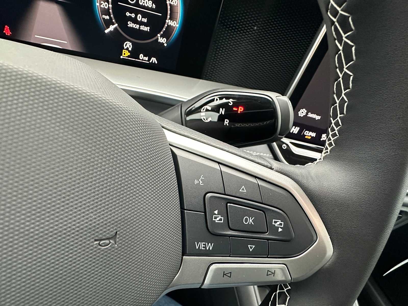 2025 Volkswagen Tiguan 2.0T SE