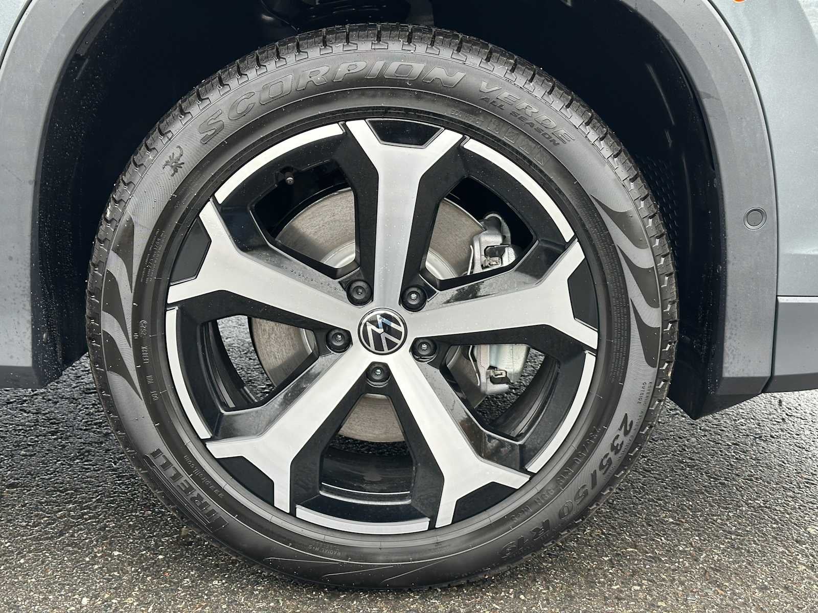 2025 Volkswagen Tiguan 2.0T SE