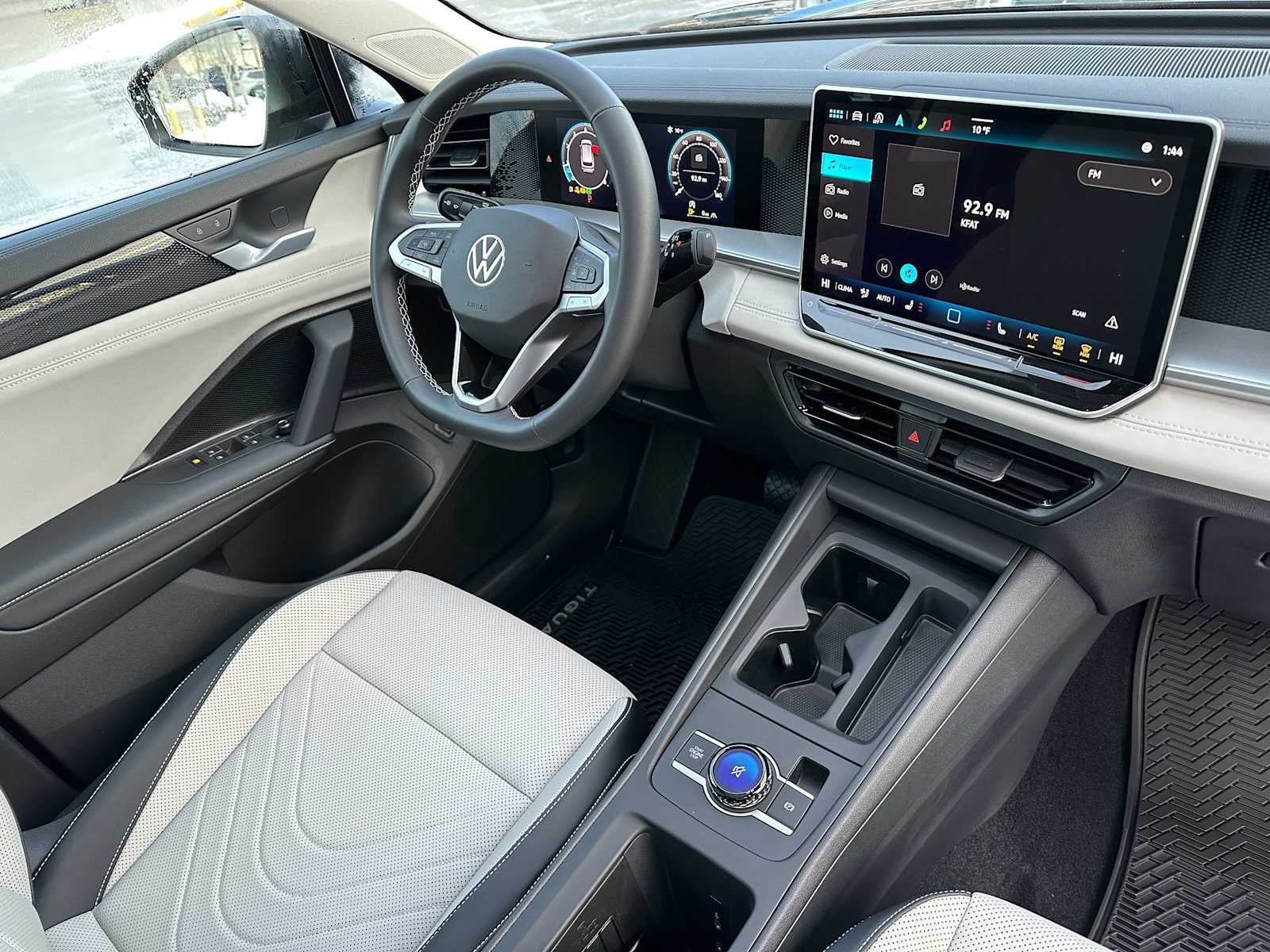 2025 Volkswagen Tiguan 2.0T SE