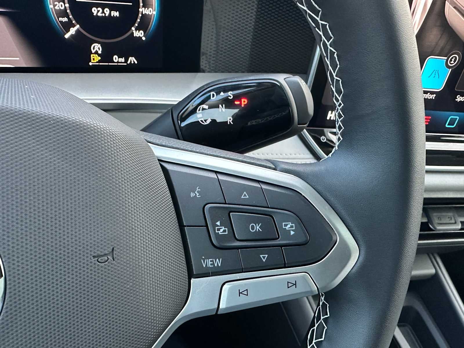 2025 Volkswagen Tiguan 2.0T SE