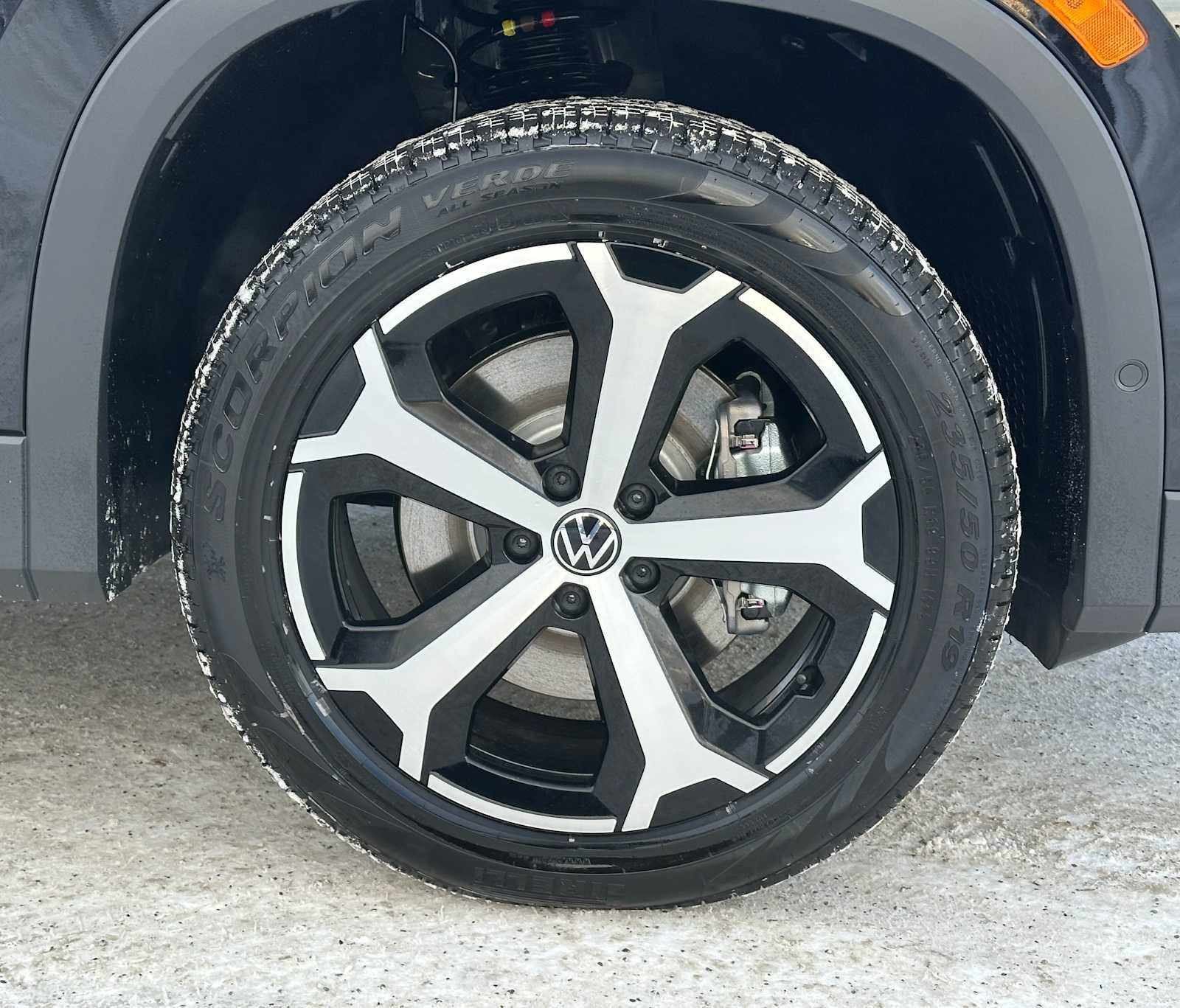 2025 Volkswagen Tiguan 2.0T SE