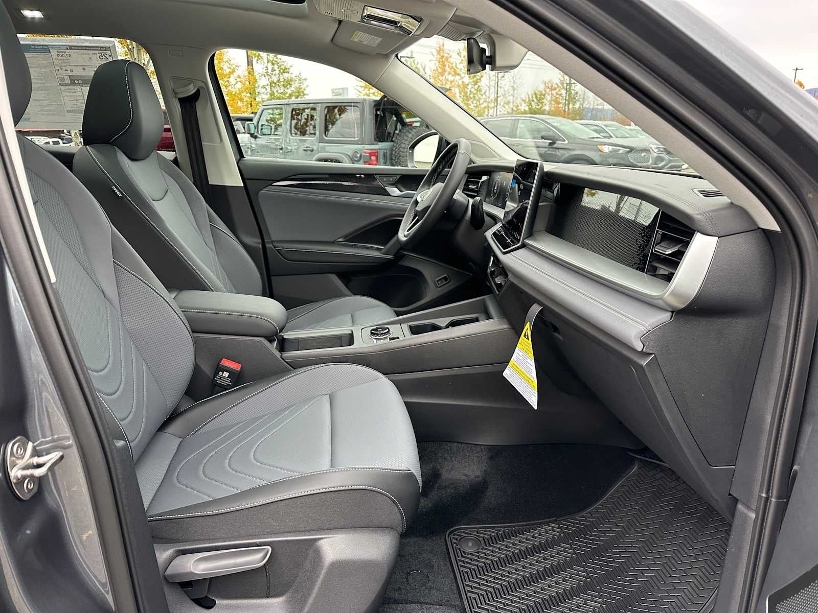 2025 Volkswagen Tiguan 2.0T SE