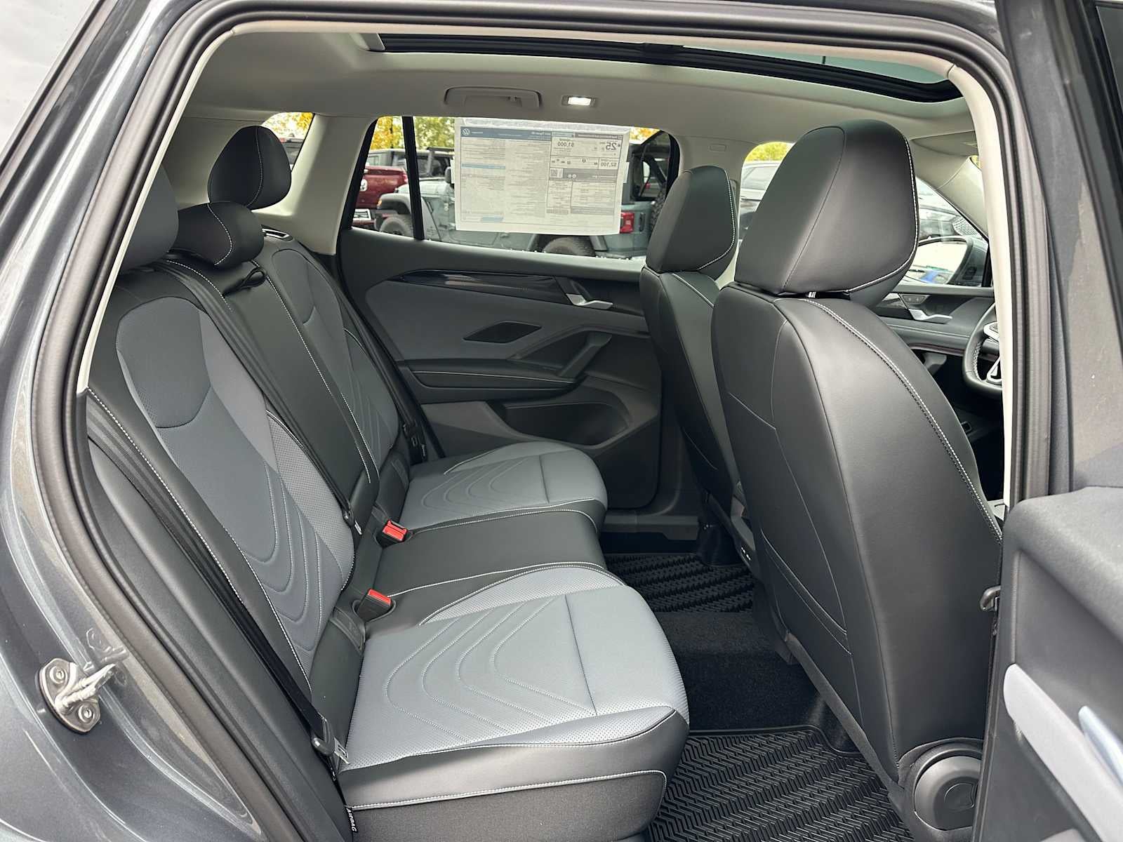 2025 Volkswagen Tiguan 2.0T SE