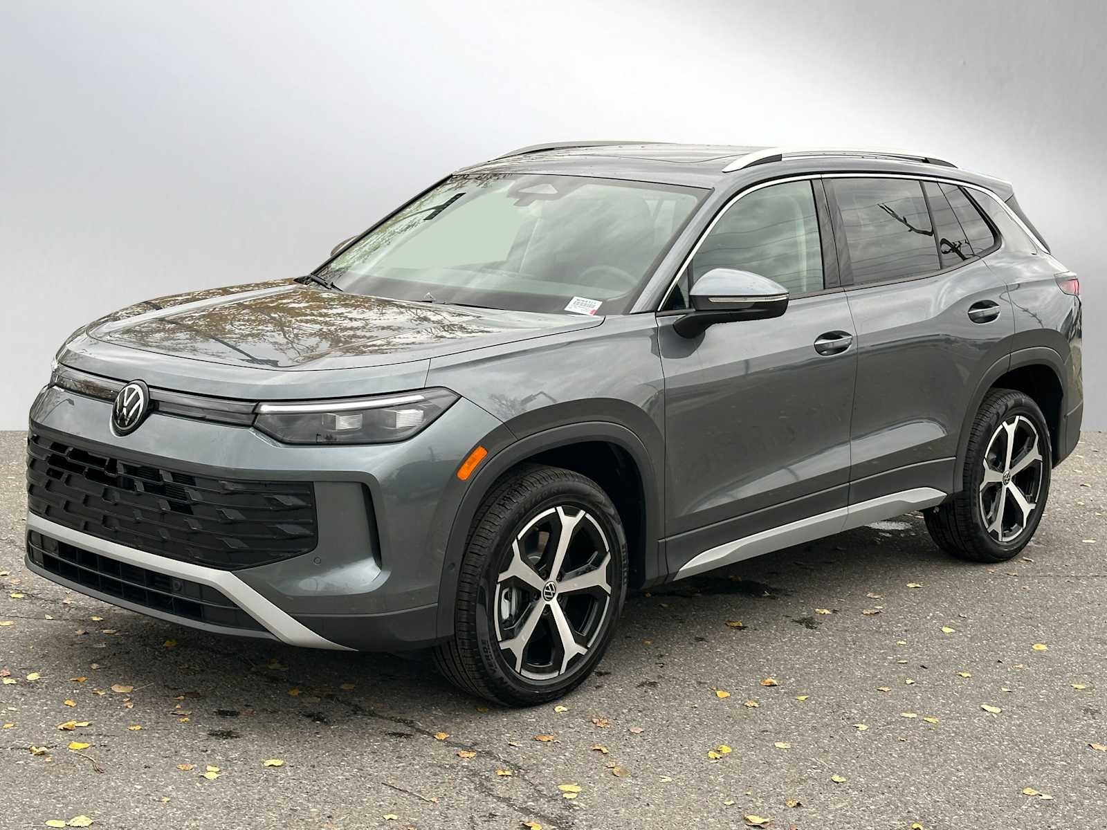 2025 Volkswagen Tiguan 2.0T SE