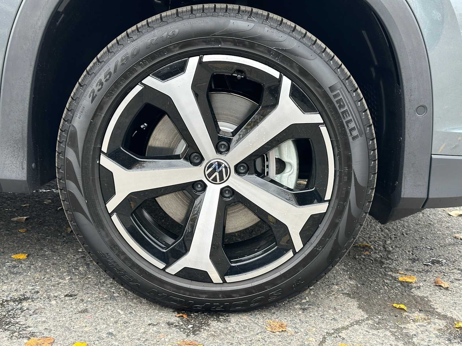 2025 Volkswagen Tiguan 2.0T SE