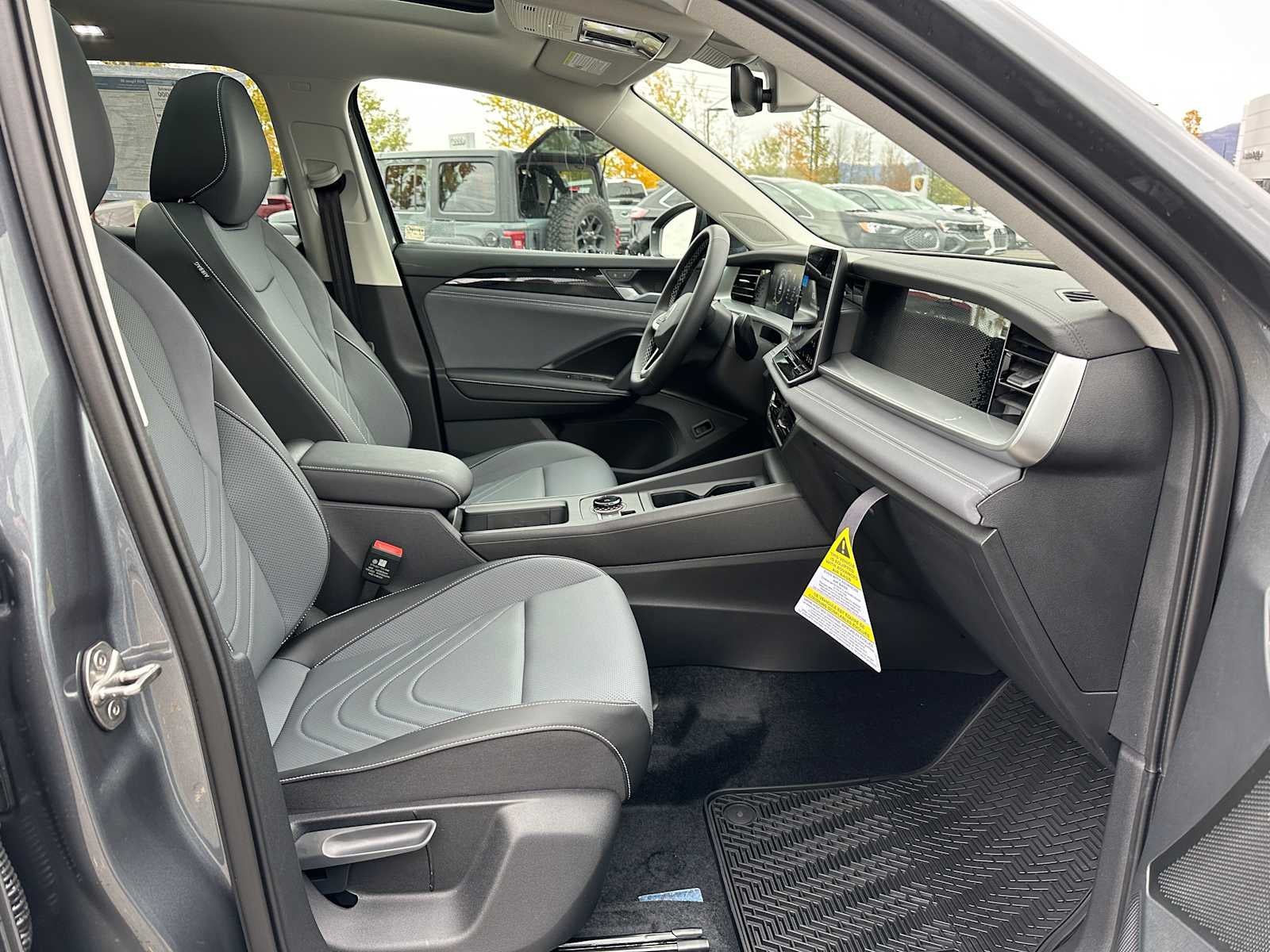 2025 Volkswagen Tiguan 2.0T SE