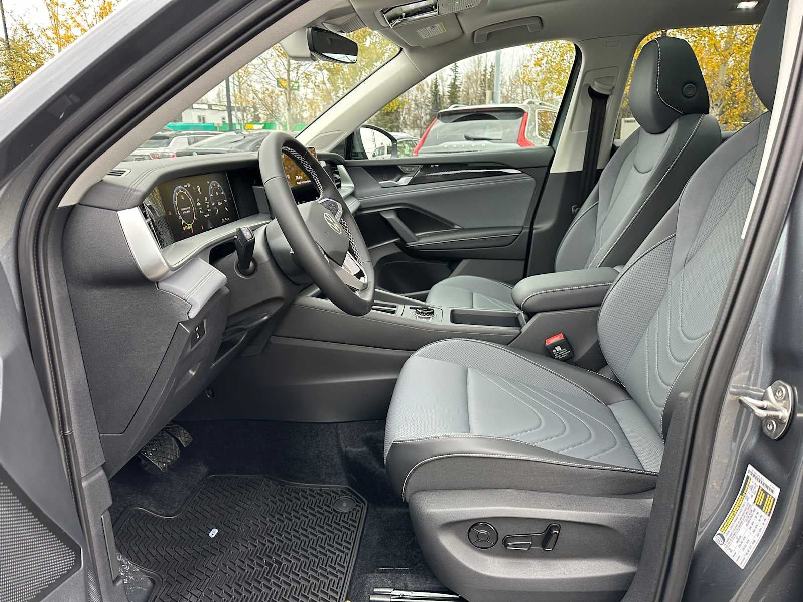 2025 Volkswagen Tiguan 2.0T SE