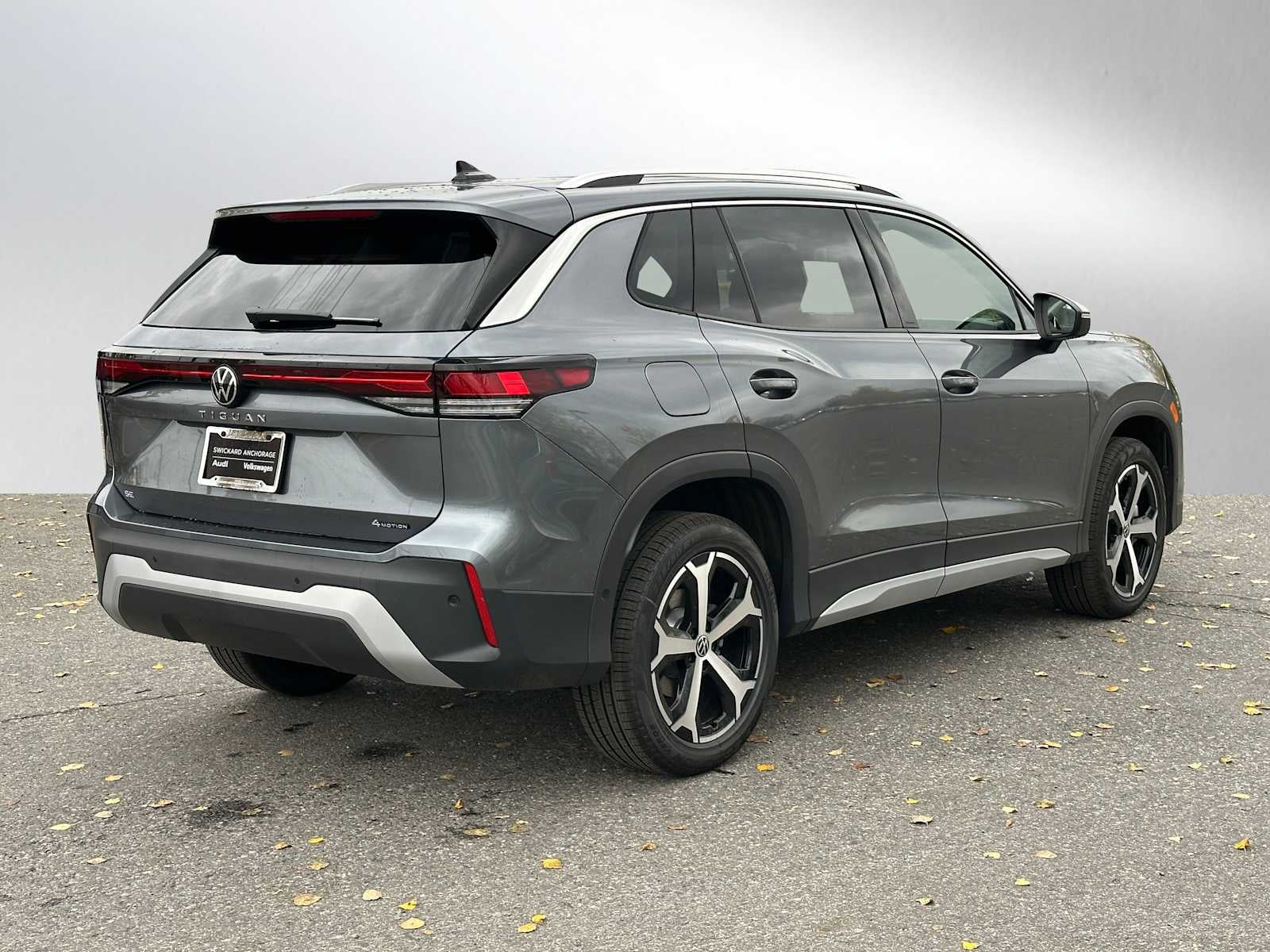 2025 Volkswagen Tiguan 2.0T SE