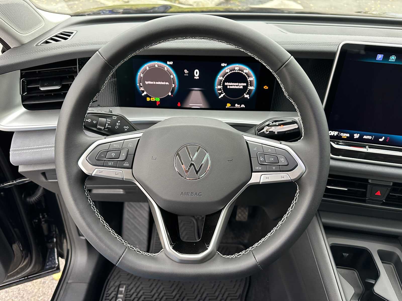 2025 Volkswagen Tiguan 2.0T SE