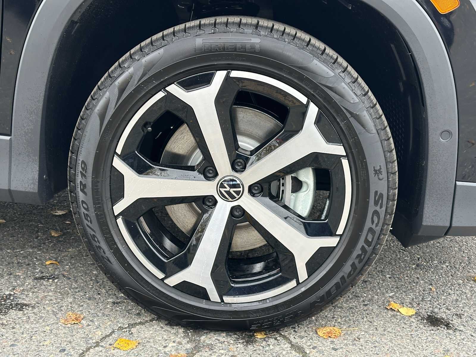 2025 Volkswagen Tiguan 2.0T SE