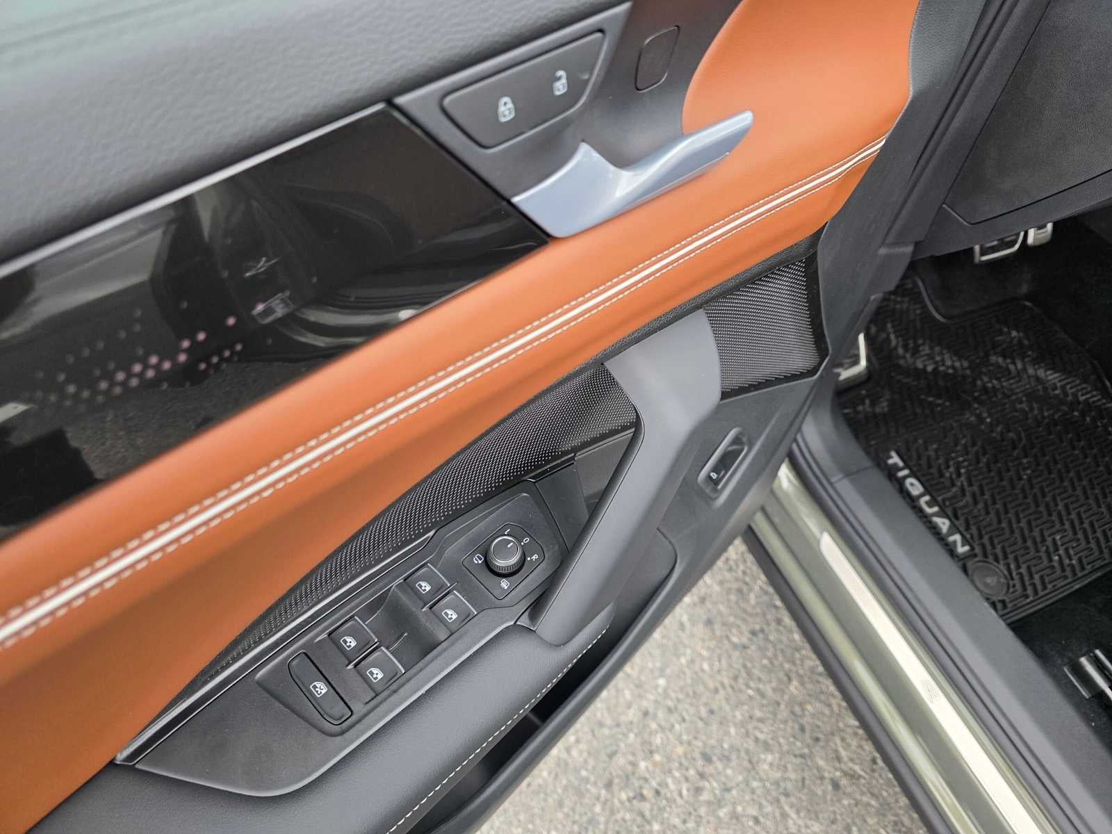 2026 Volkswagen Tiguan 2.0T SEL R-Line Turbo