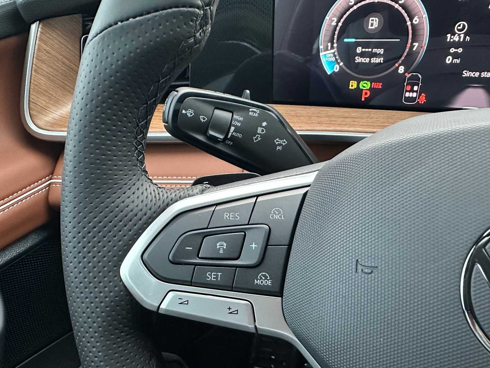 2026 Volkswagen Tiguan 2.0T SEL