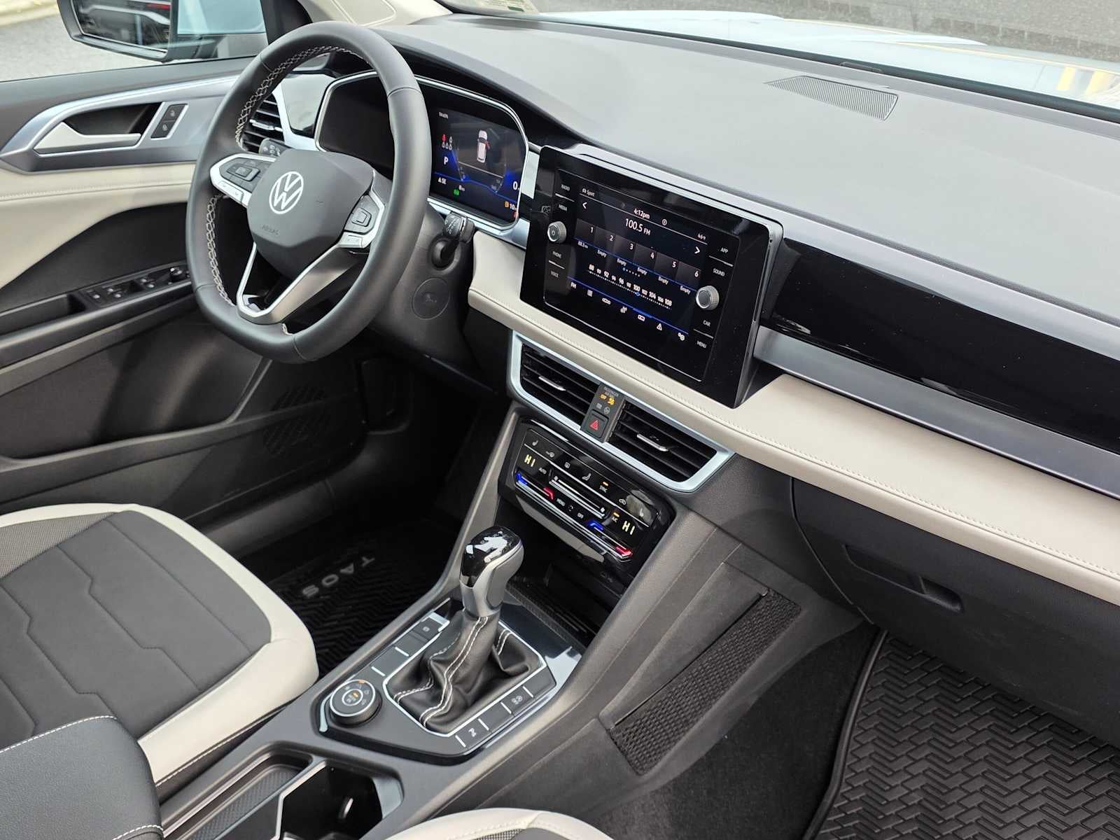 2027 Volkswagen Taos SE