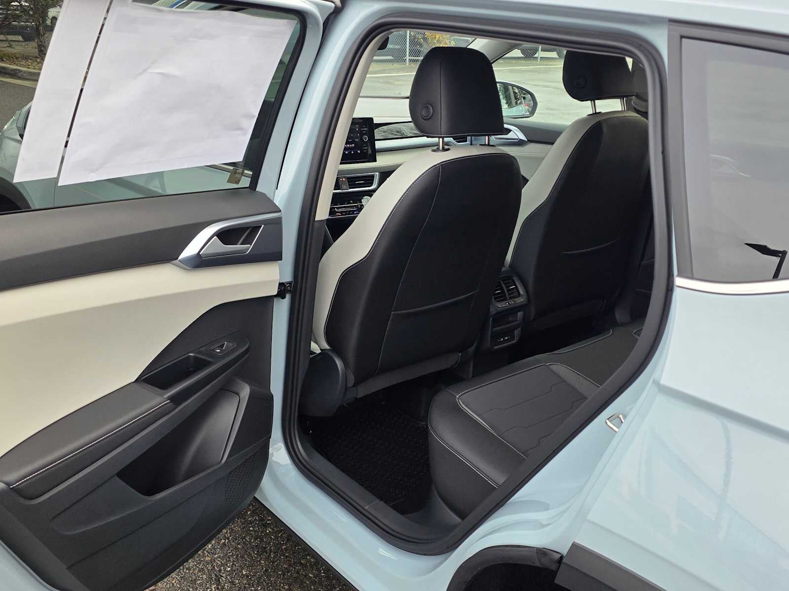 2027 Volkswagen Taos SE
