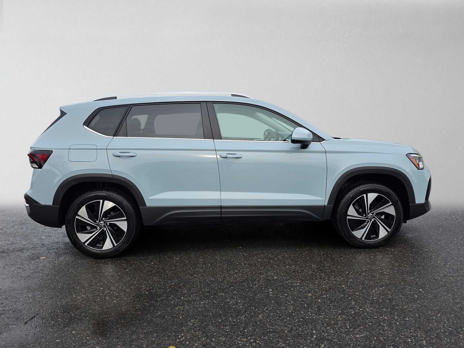 2027 Volkswagen Taos SE