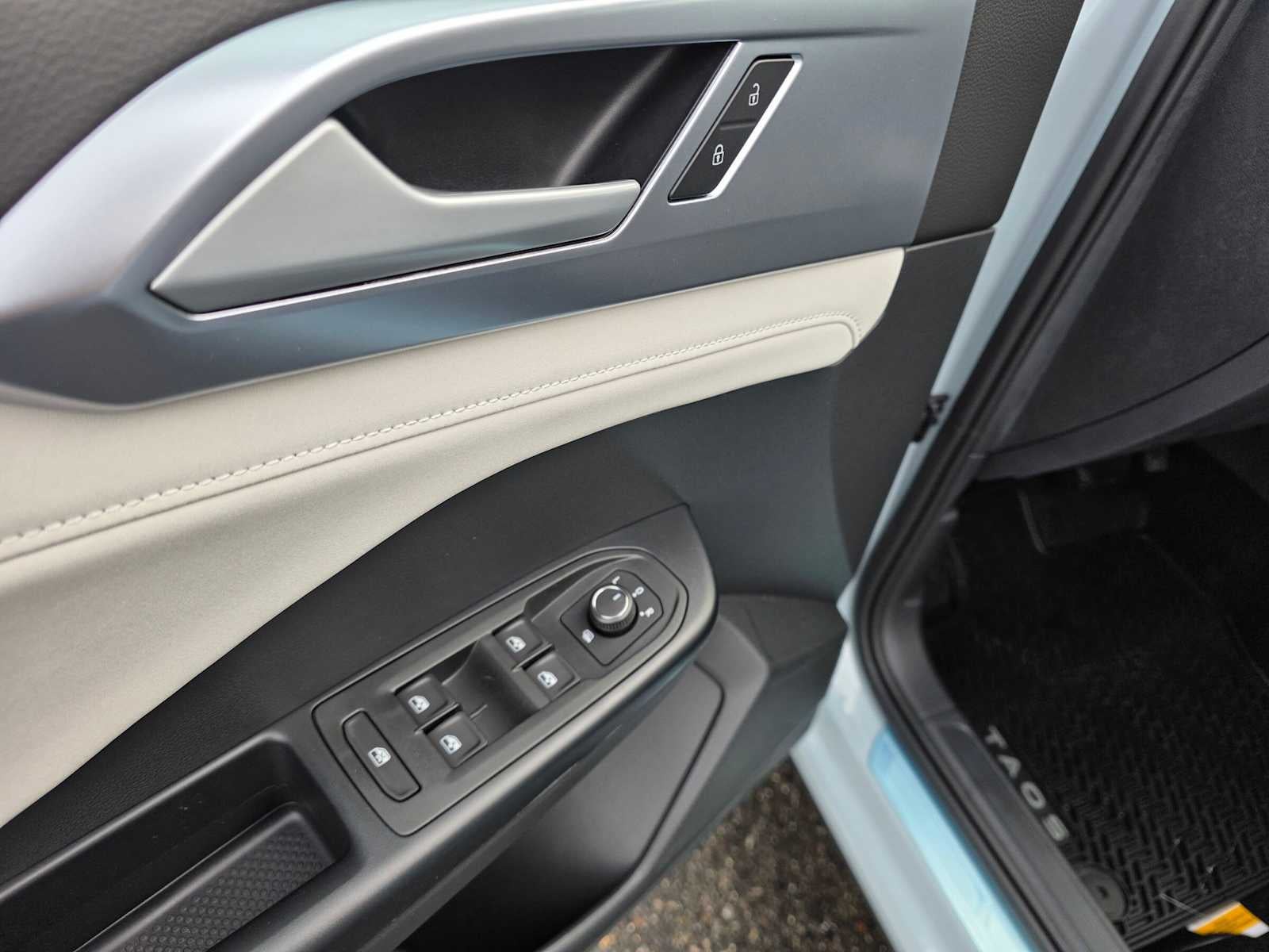 2027 Volkswagen Taos SE