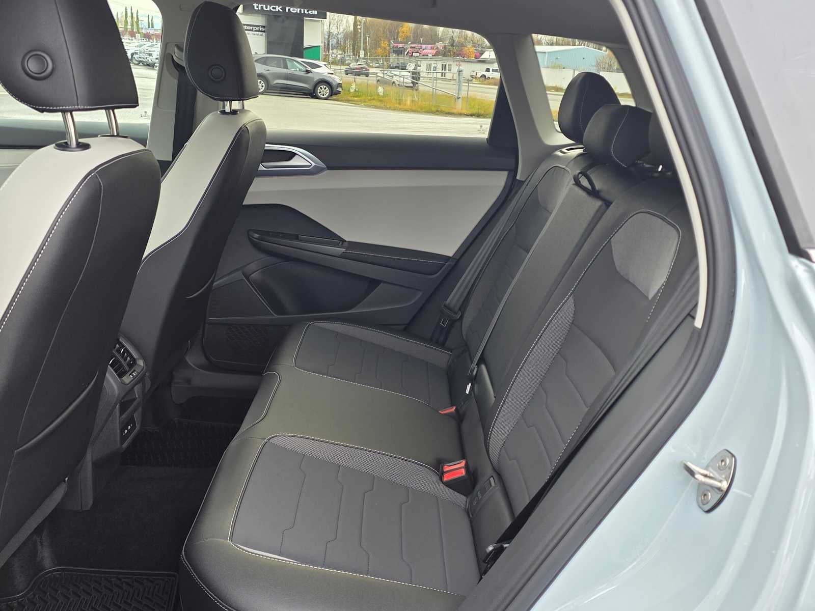 2027 Volkswagen Taos SE