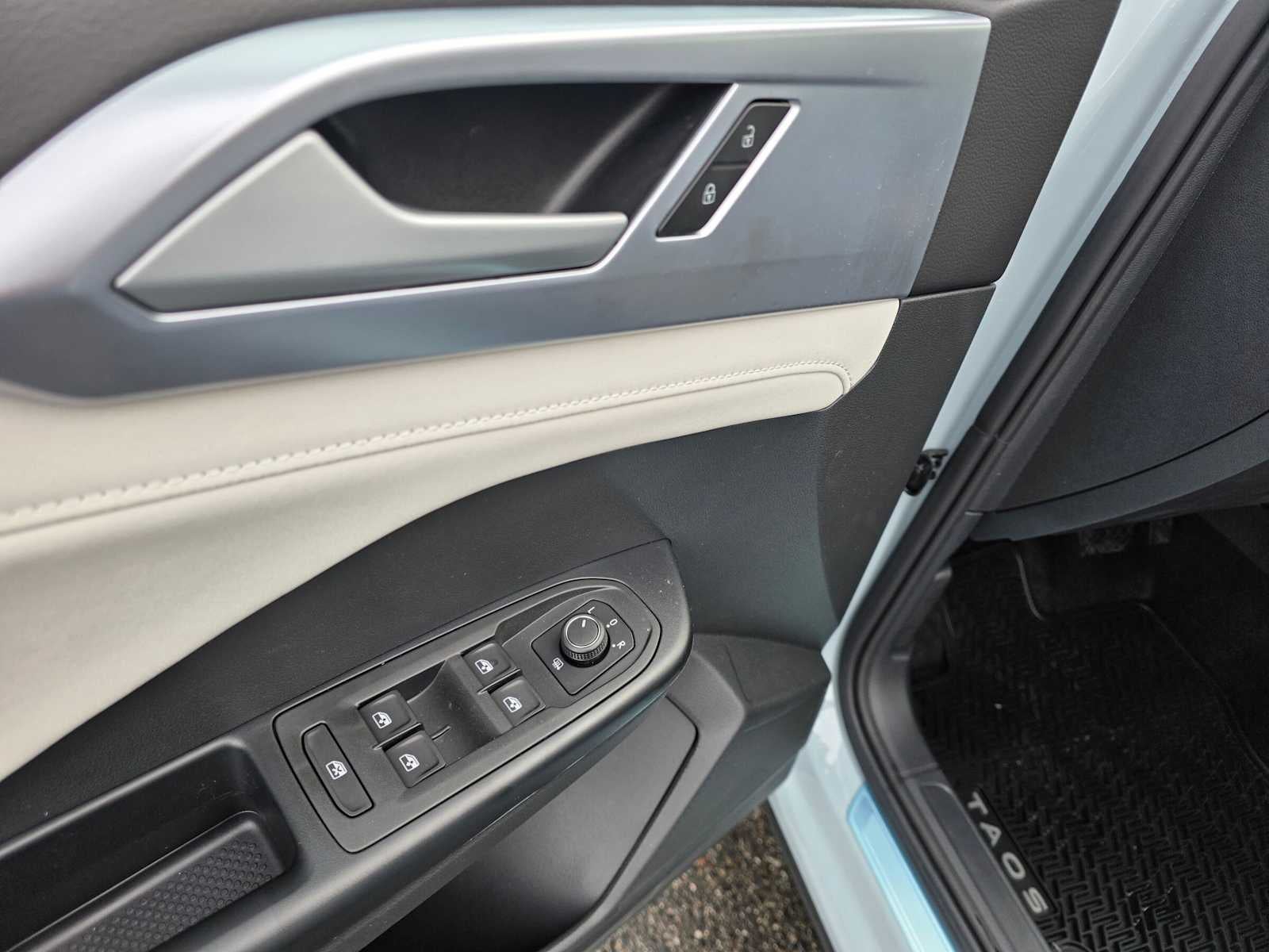 2027 Volkswagen Taos SE
