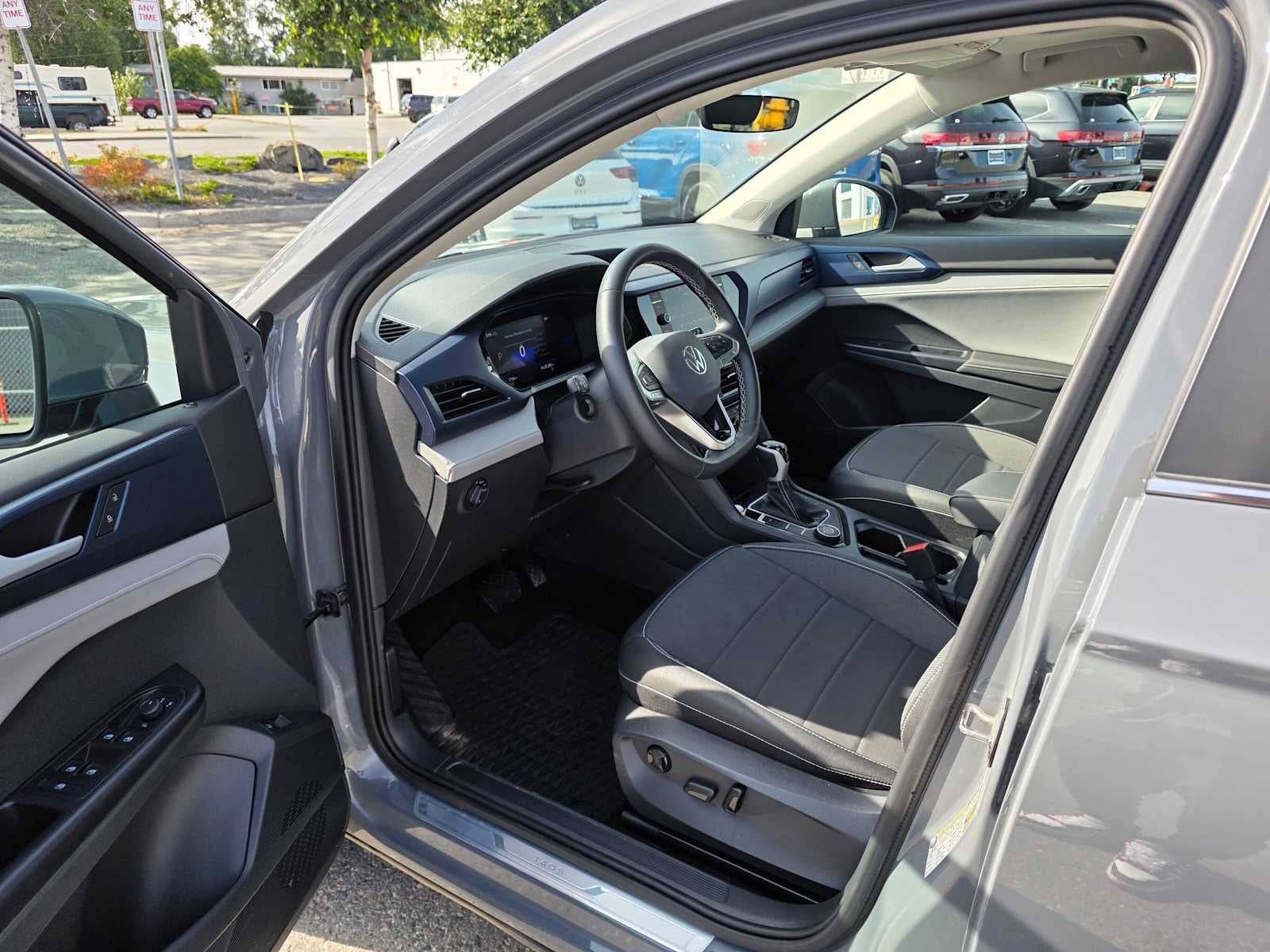 2024 Volkswagen Taos 1.5T SE