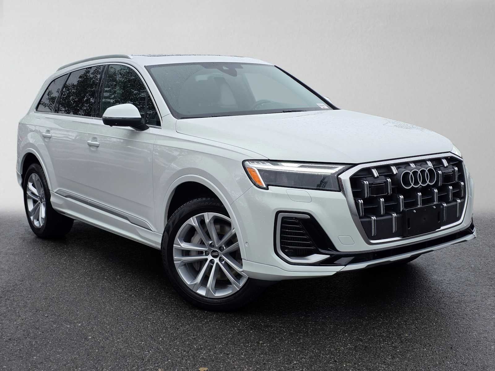 2025 Audi Q7 Premium Plus