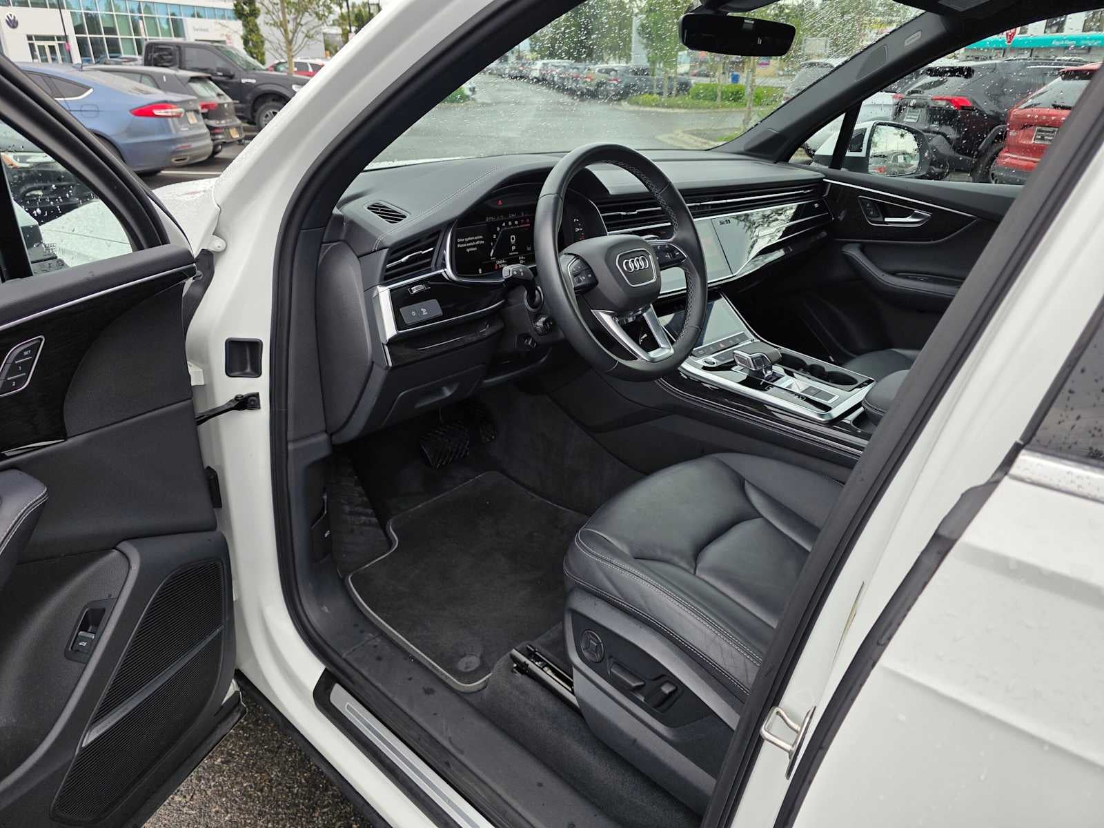 2025 Audi Q7 Premium Plus