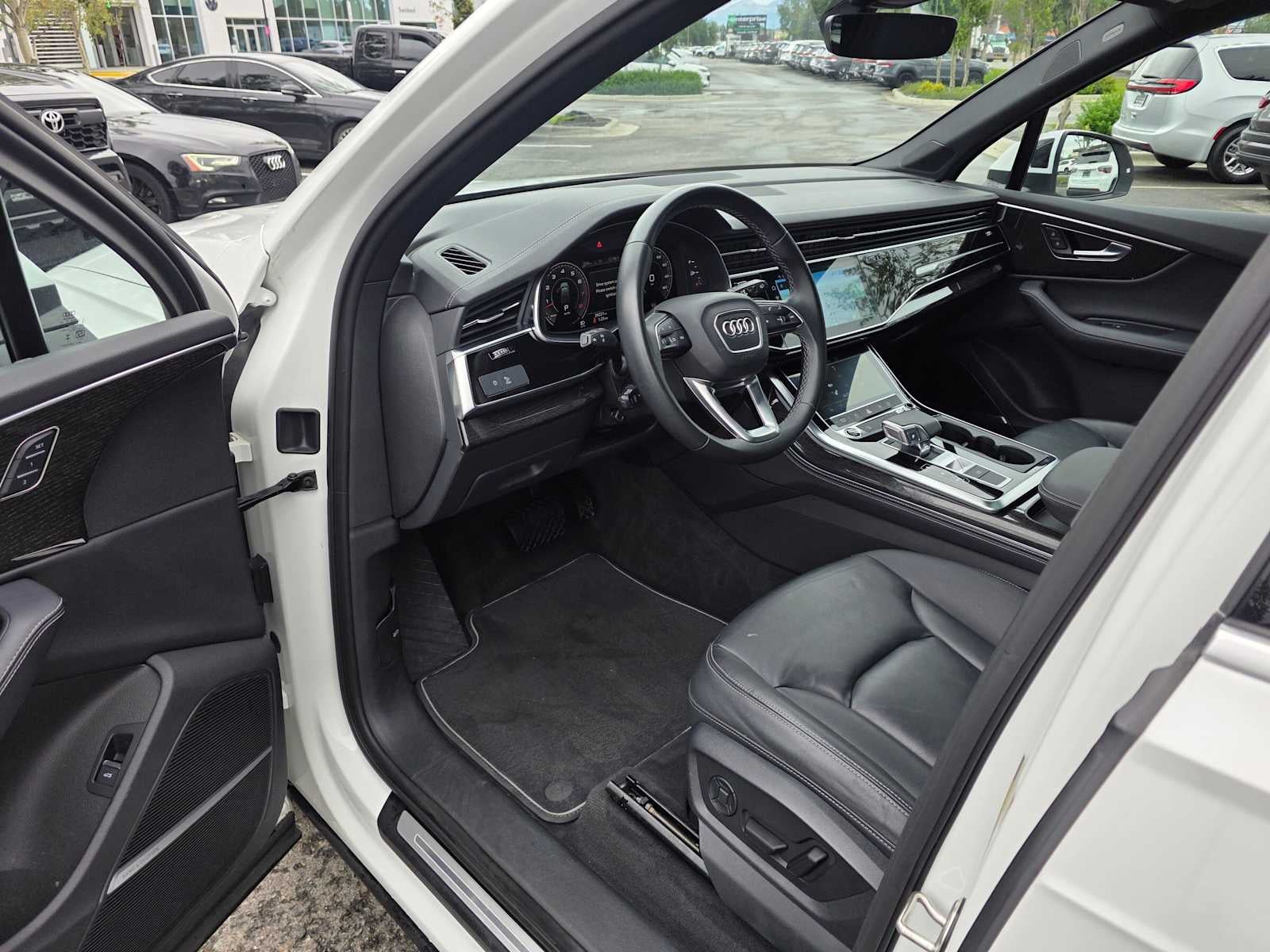 2025 Audi Q7 Premium Plus