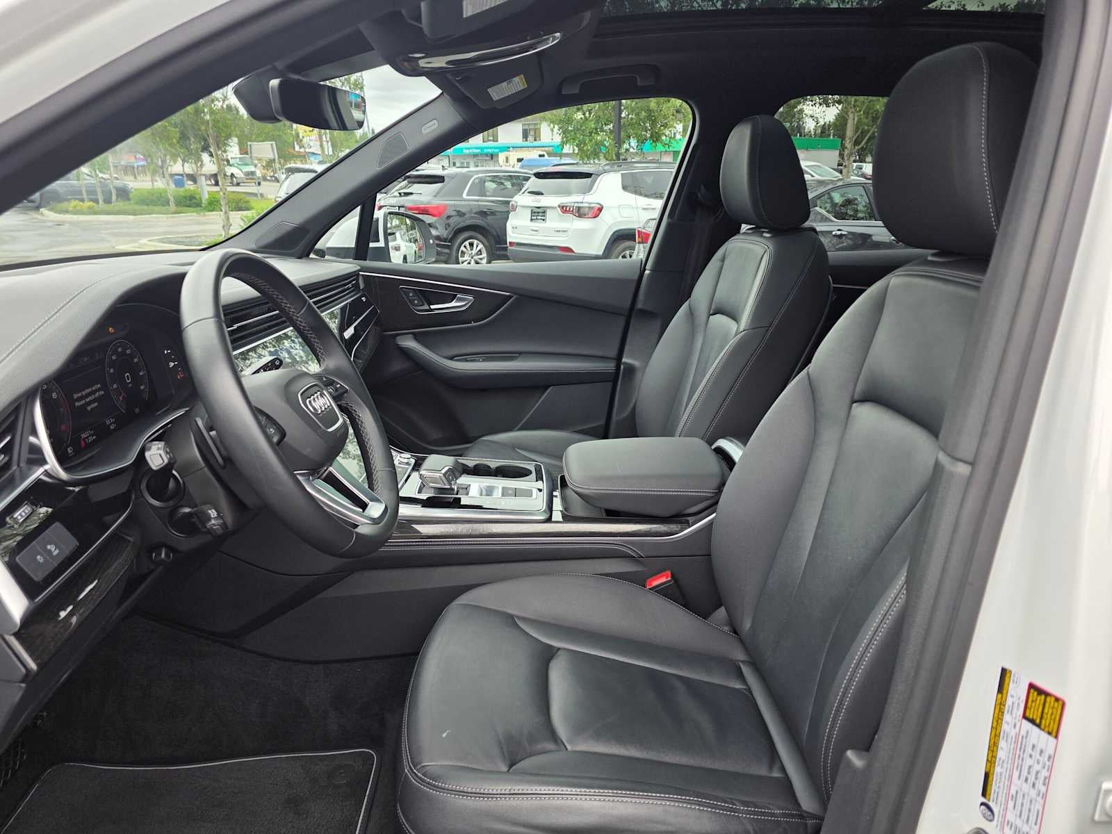 2025 Audi Q7 Premium Plus
