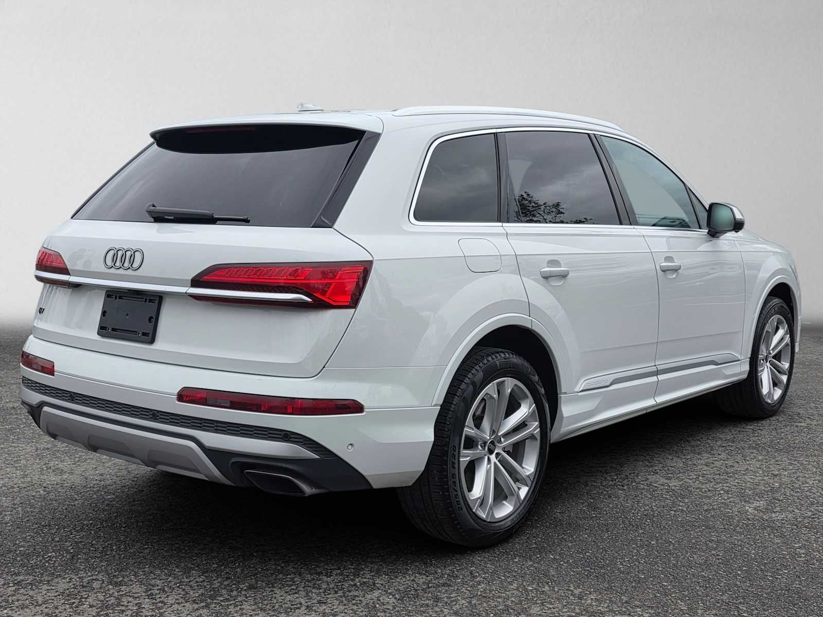 2025 Audi Q7 Premium Plus