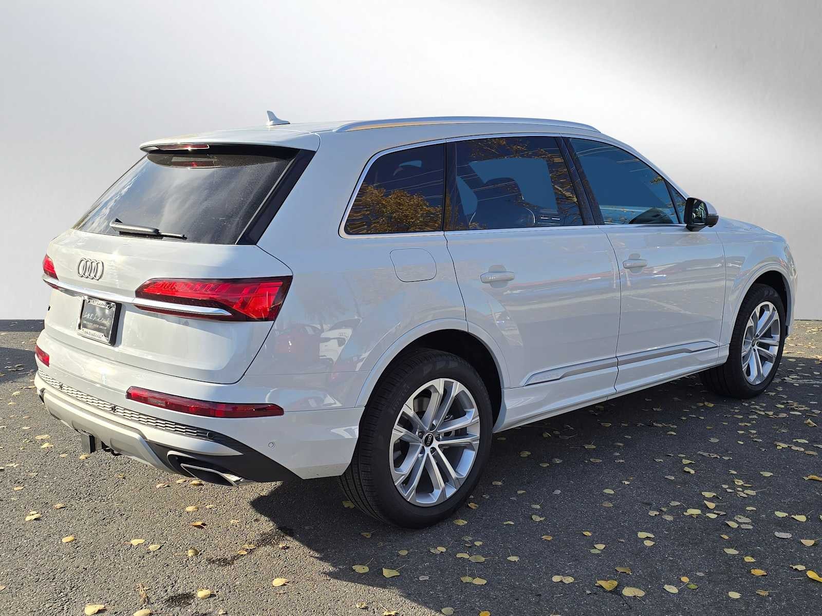 2025 Audi Q7 Premium Plus