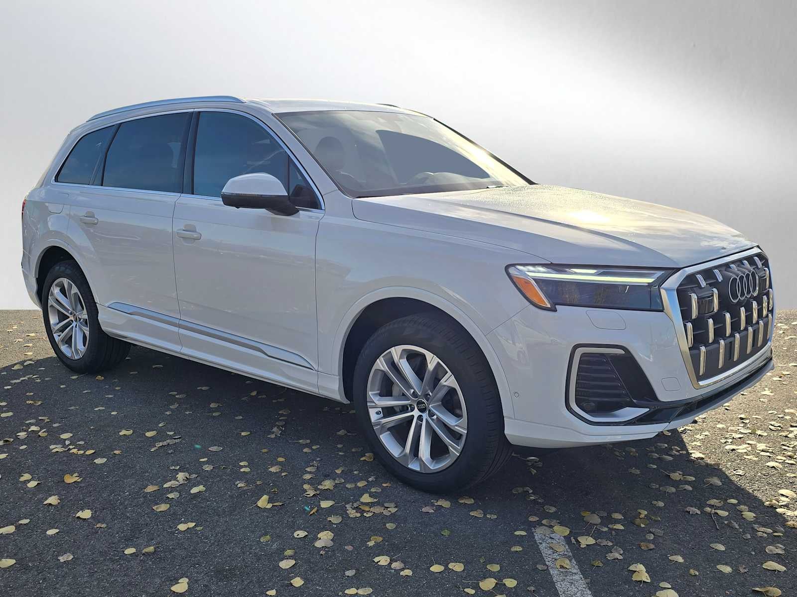 2025 Audi Q7 Premium Plus