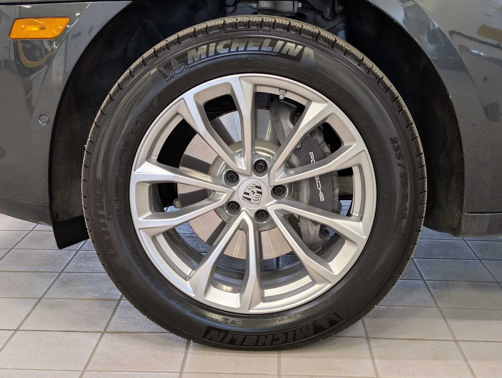 2024 Porsche Macan Base